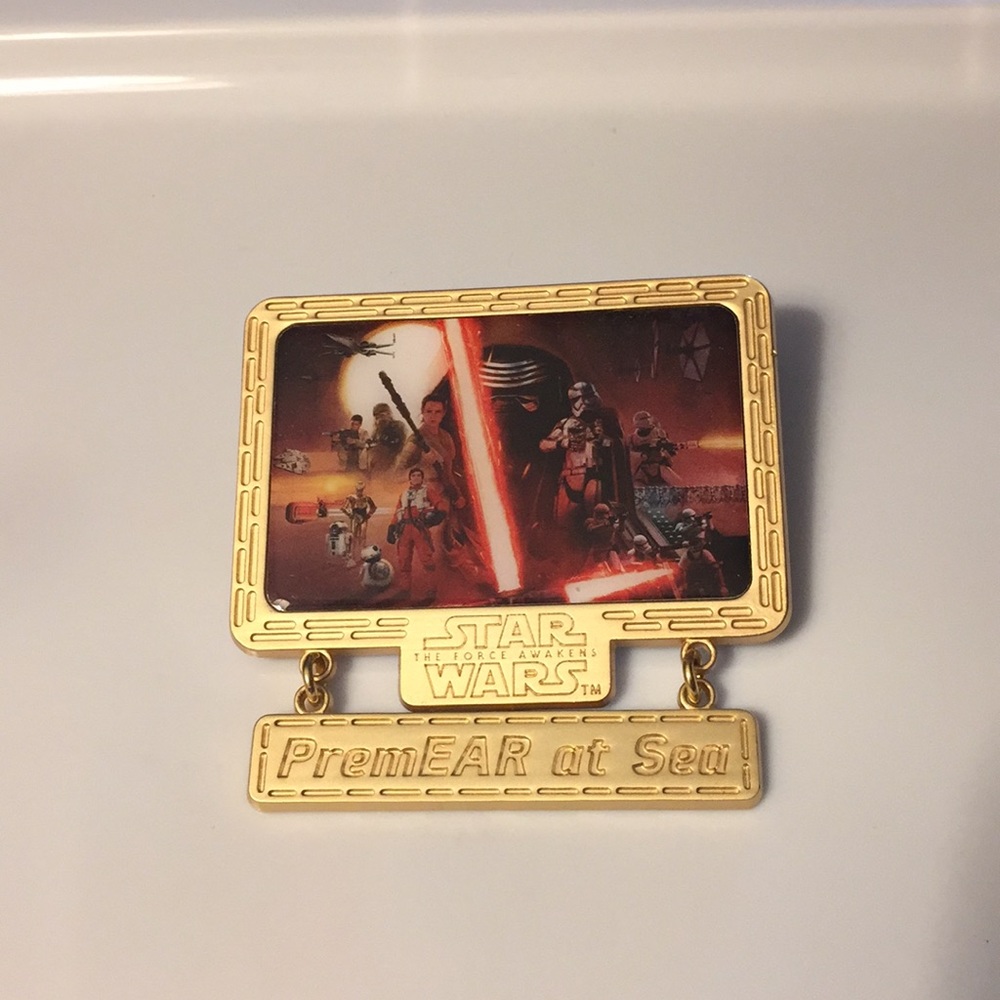Star Wars, The Force Awakens pin
